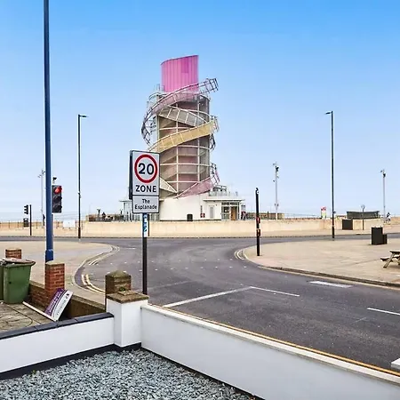 شقة Skyward Penthouse #10 With Seaview At Bowles By Yoko ريدكار